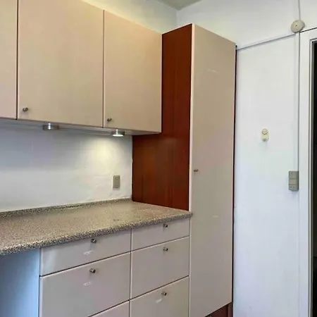 7 Bedroom - Free Parking Appartement