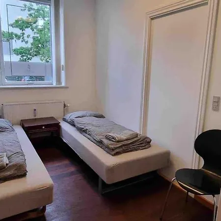 7 Bedroom - Free Parking