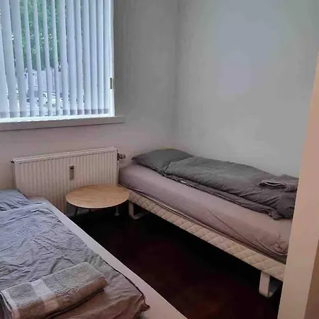 7 Bedroom - Free Parking *