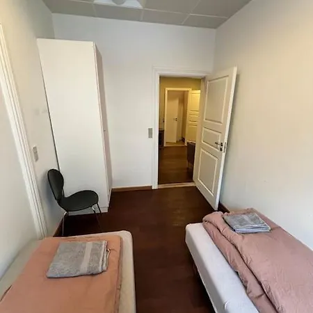 Apartment 7 Bedroom - Free Parking Aalborg